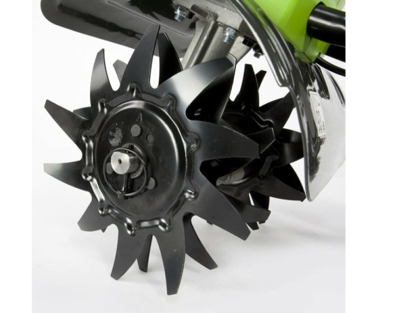 40V Greenworks G40TLK4