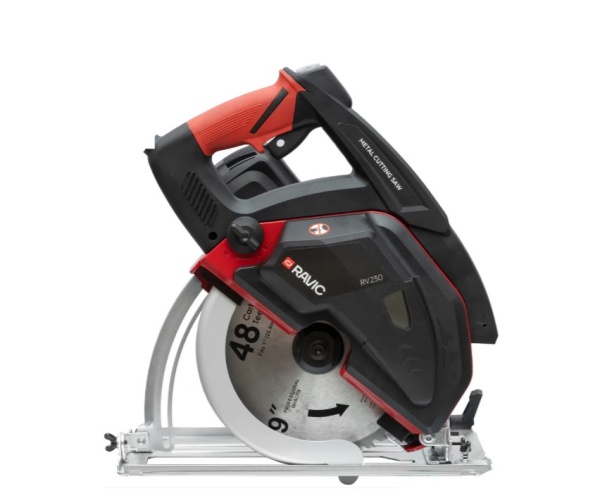 Ravic RV-230 в комплекте с пильным диском