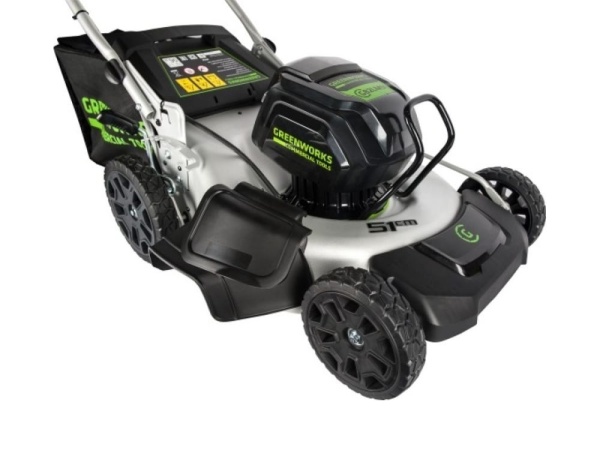 82V Greenworks GD82LM51