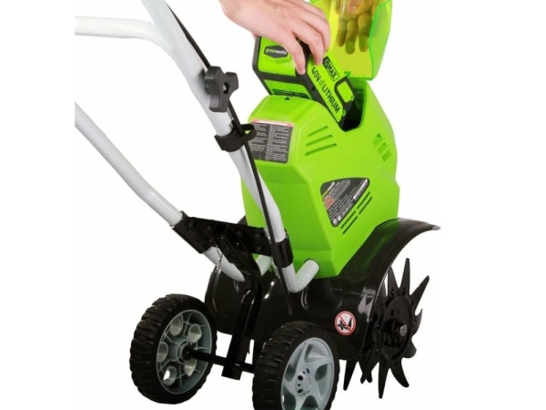 40V Greenworks G40TLK4